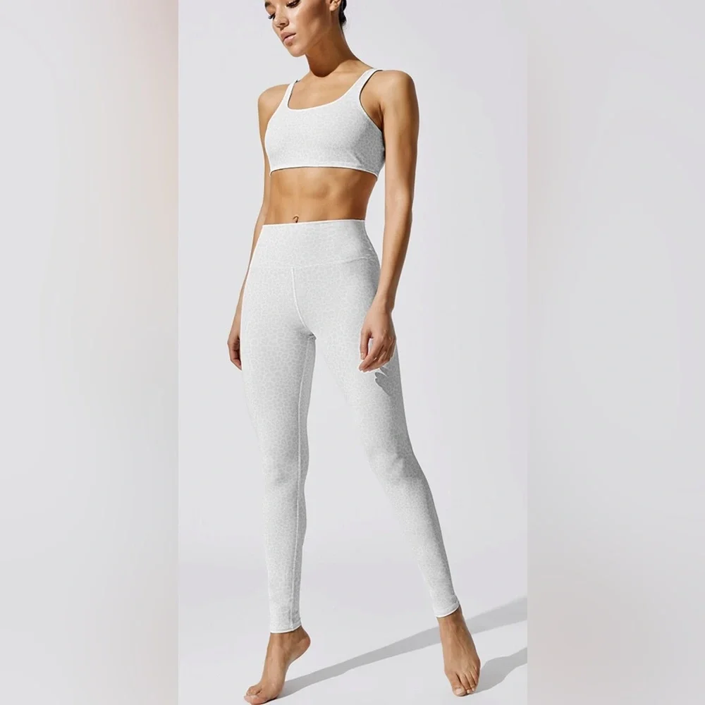 NWOT Yoga High-Waist Vapor Leopard‎ Legging White Leopard Print Carbon 38 Small